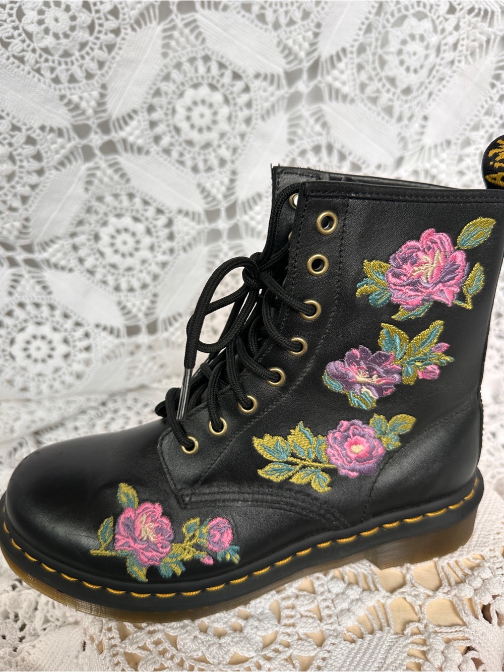 Dr. Martens 1460 Vonda II Floral Embroidered Leather Boots Women's Size 8 - Picture 11 of 11